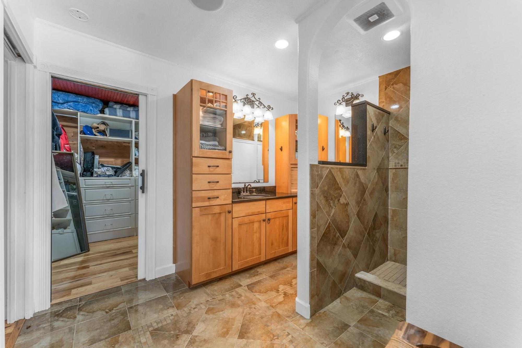 2 Bed Sleeps 4 With Free Parking Charlotte