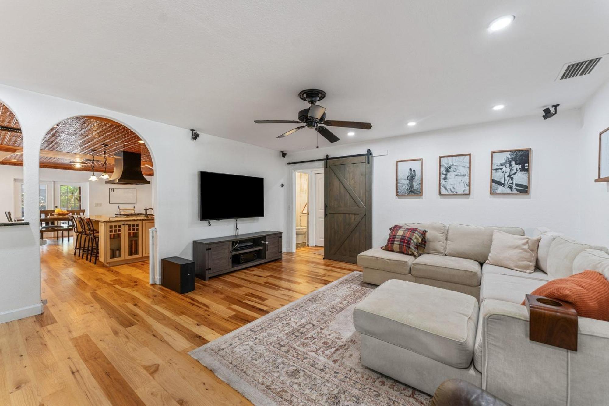 2 Bed Sleeps 4 With Free Parking Apartment *