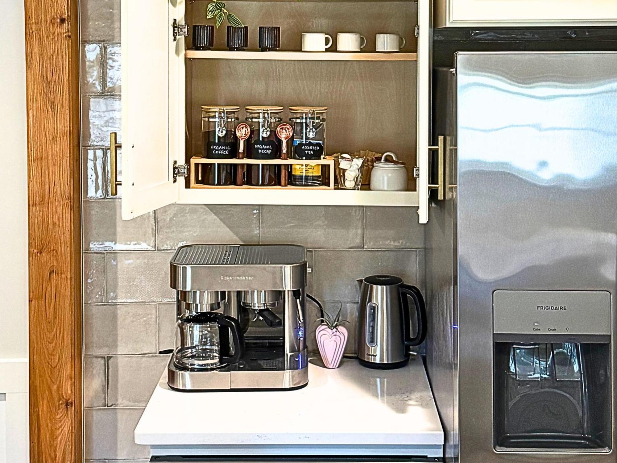 Apartment Venetian Beds, Outdoor Barrel Sauna, Hot Tub, Cold Plunge Charlotte