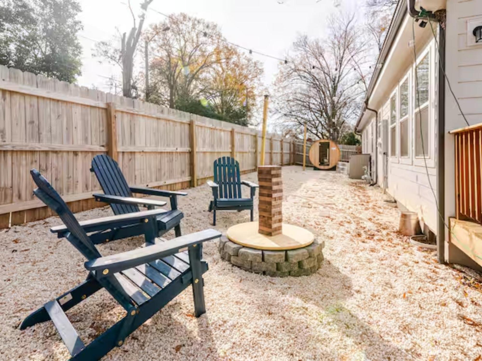 Venetian Beds, Outdoor Barrel Sauna, Hot Tub, Cold Plunge