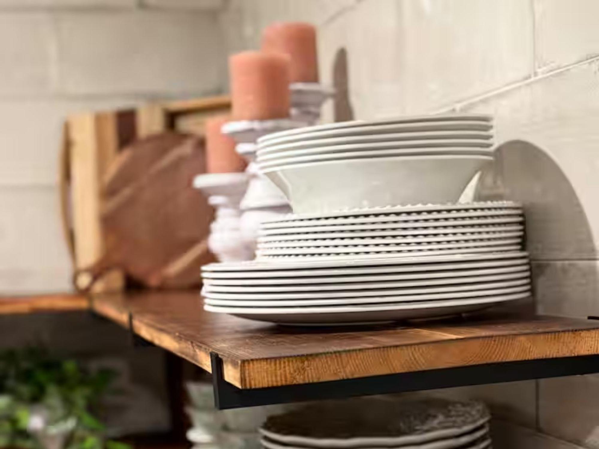 Apartment Venetian Beds, Outdoor Barrel Sauna, Hot Tub, Cold Plunge