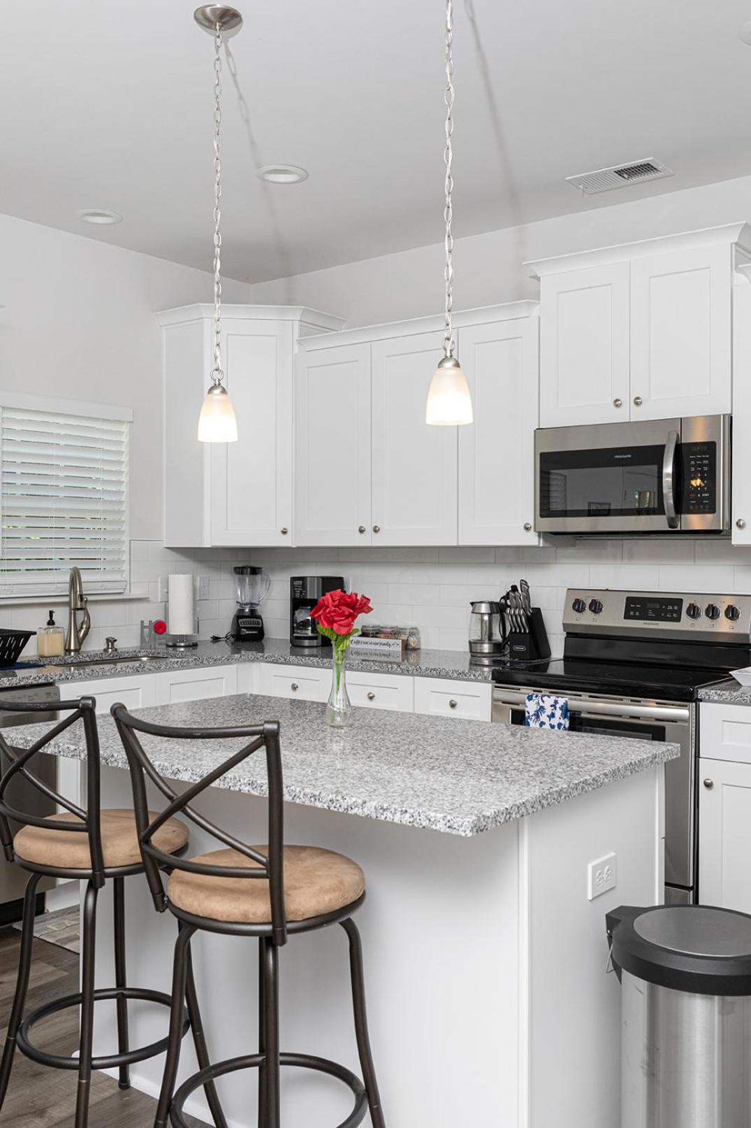 Fresh & Comfy Near Uptown With Hottub & Private Yard * Charlotte