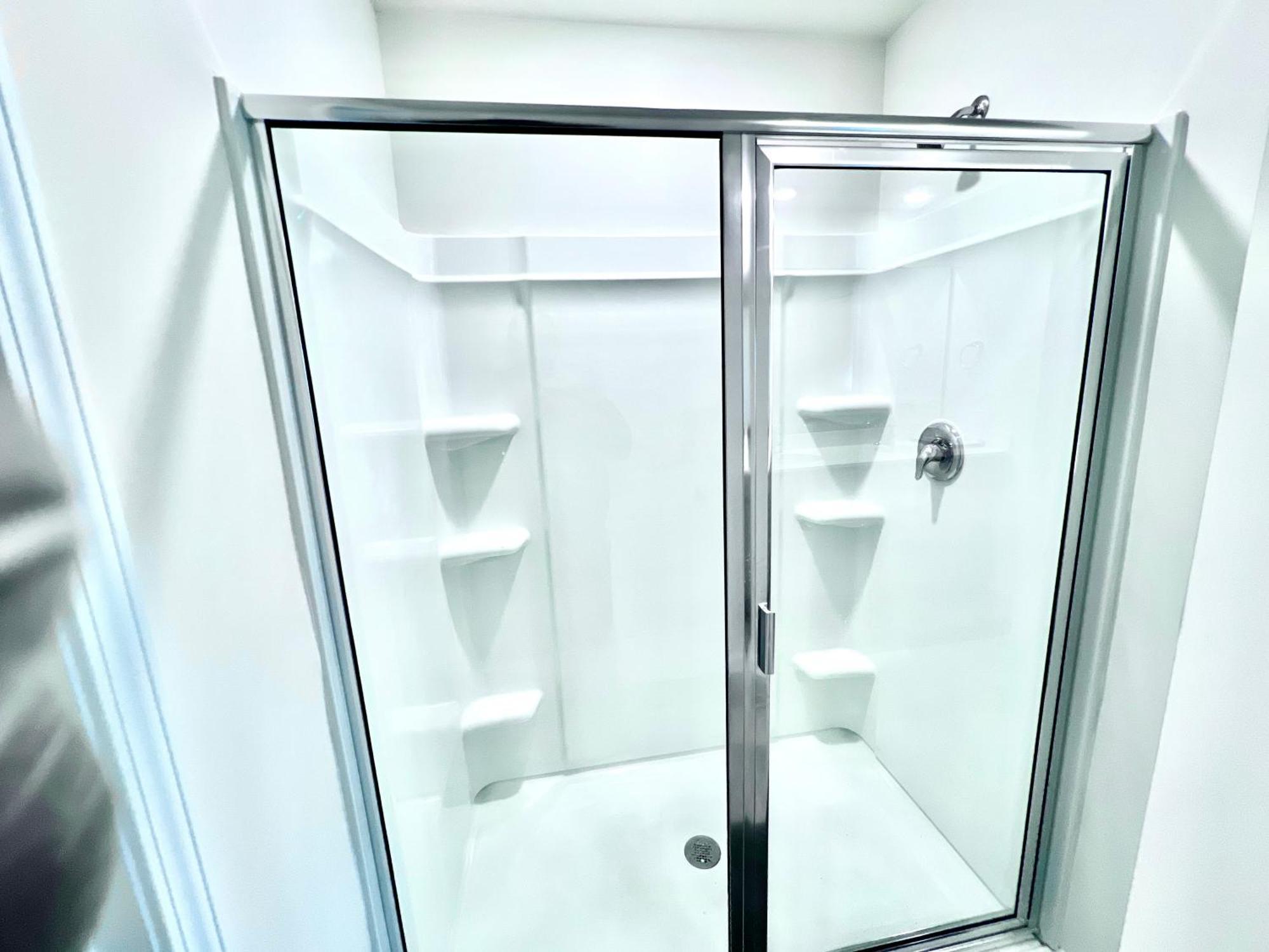 Spacious 4-bedroom House,6beds With Office Space *