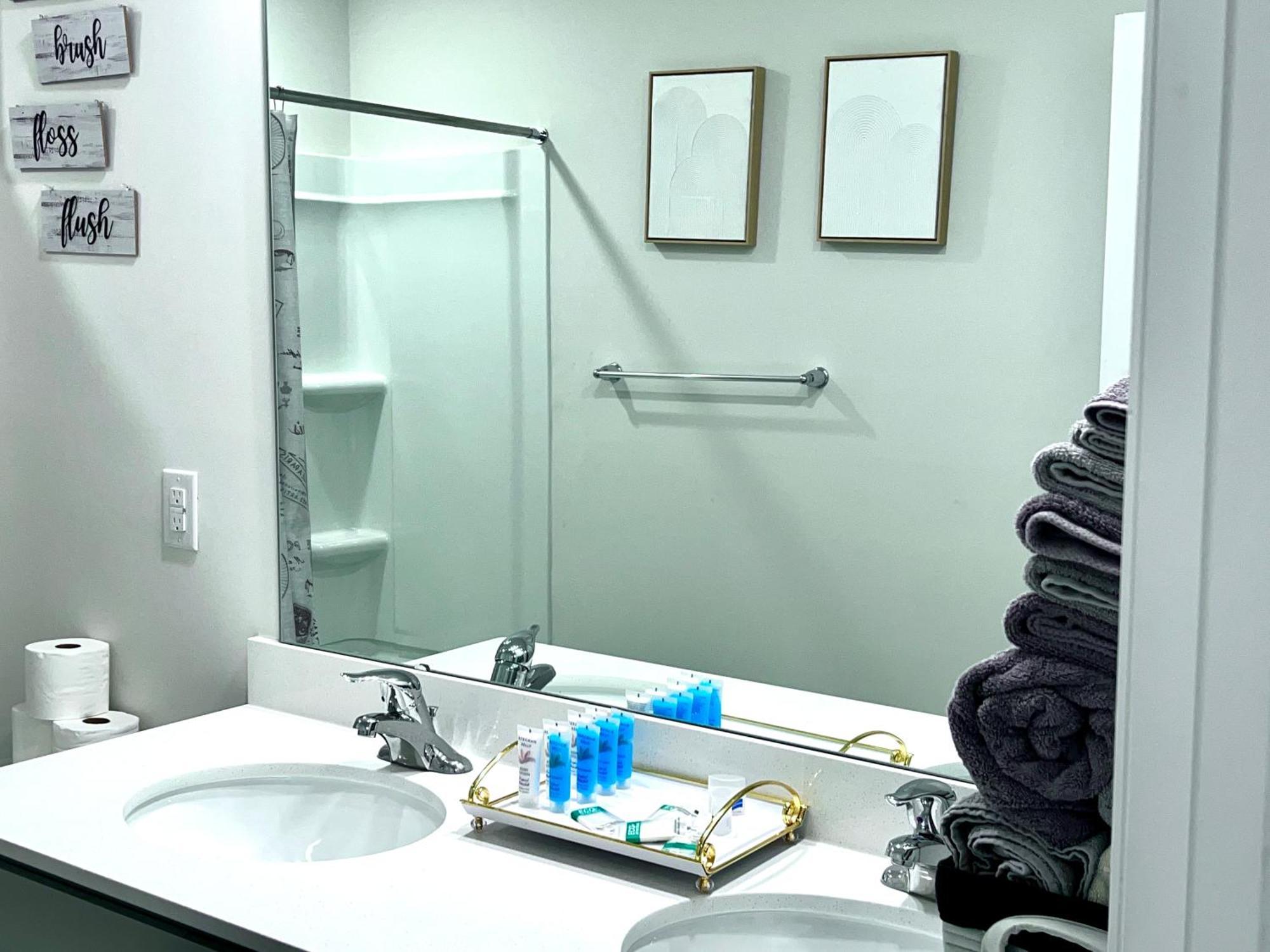 Spacious 4-bedroom House,6beds With Office Space Holiday home