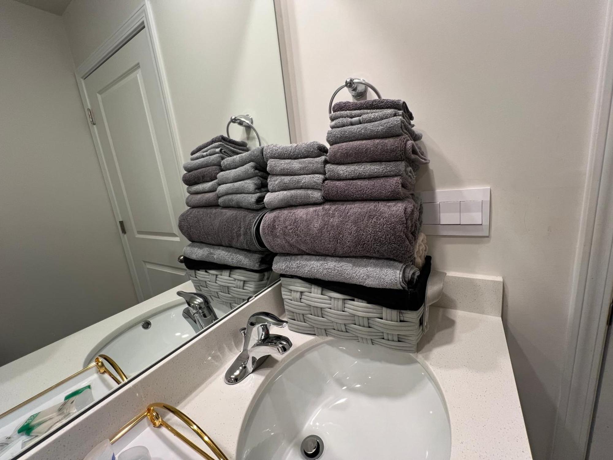 Holiday home Spacious 4-bedroom House,6beds With Office Space