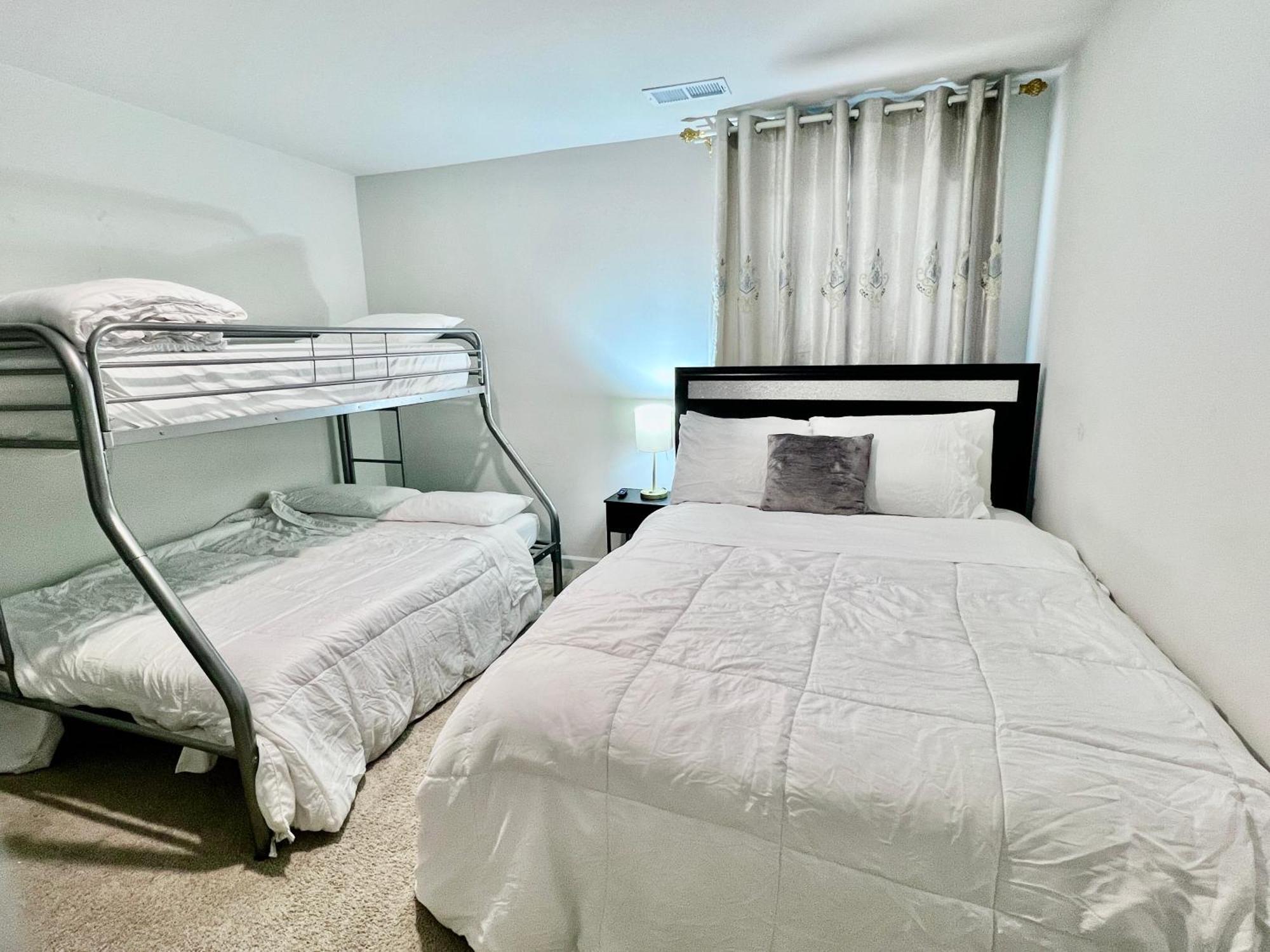 Spacious 4-bedroom House,6beds With Office Space Holiday home