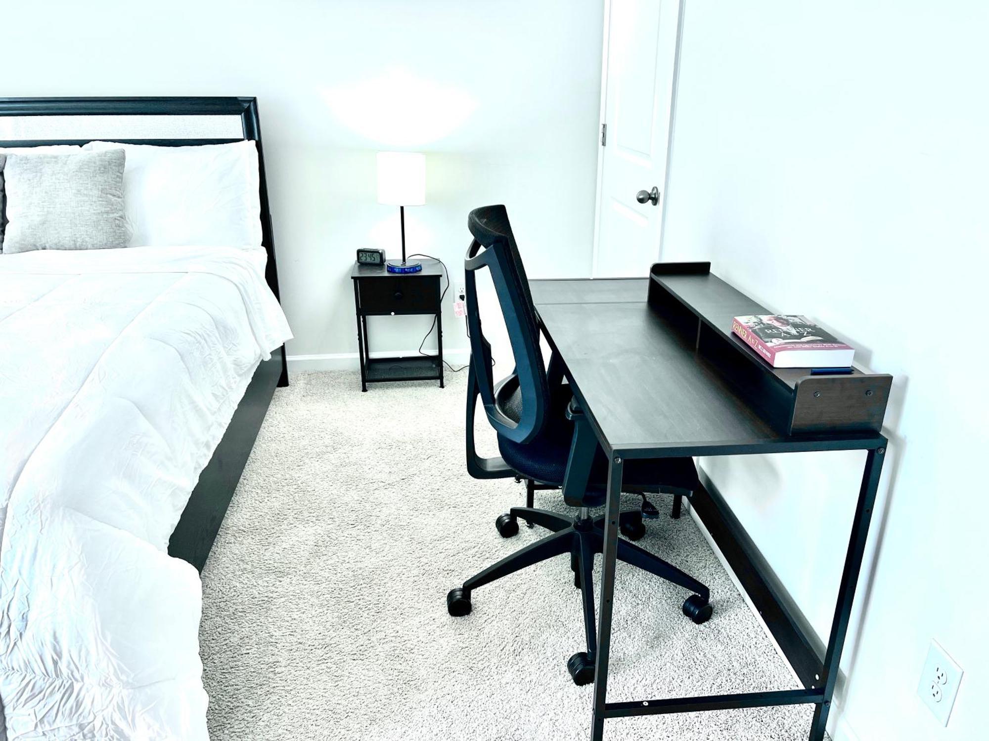 Spacious 4-bedroom House,6beds With Office Space