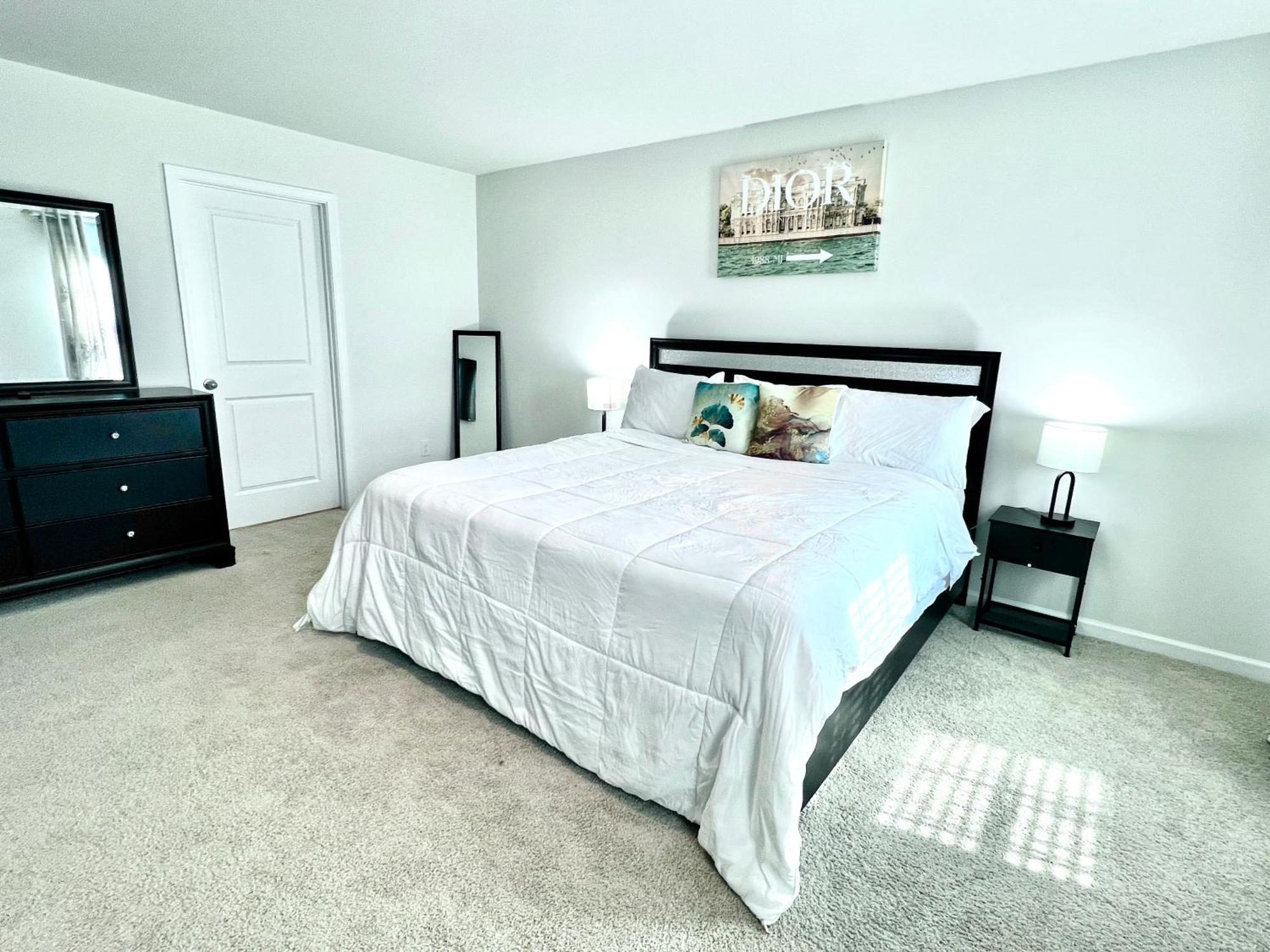 Spacious 4-bedroom House,6beds With Office Space Holiday home