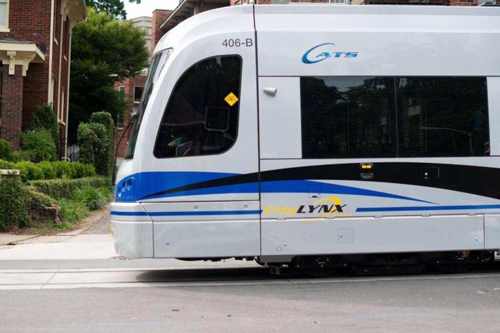 Fun & Eccentric + Uptown + Getaway + King