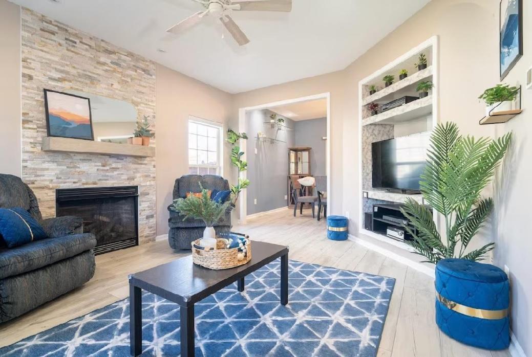 Tropical Oasis With Tiki Bar, Firepit, Seasonal Pool Apartment *