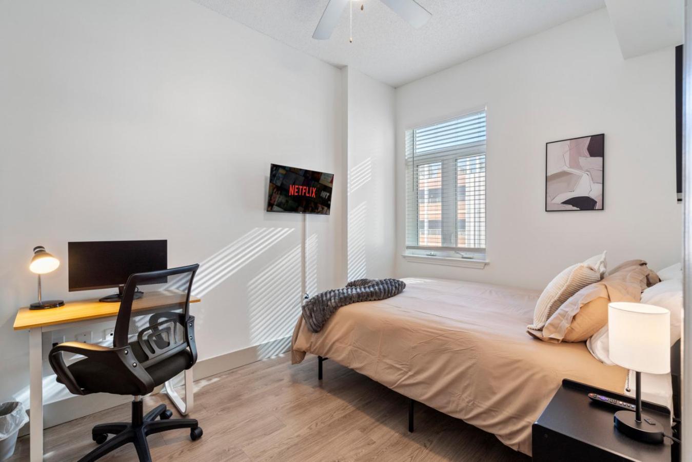 Queen Retreat - Parking, Views, Near Stadium Charlotte