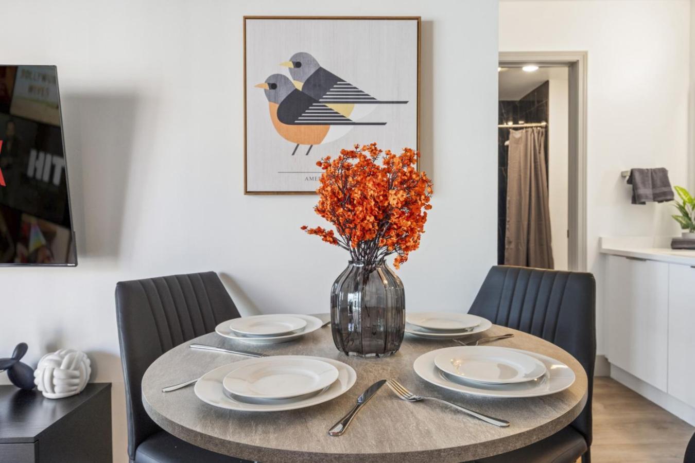 Queen Retreat - Parking, Views, Near Stadium