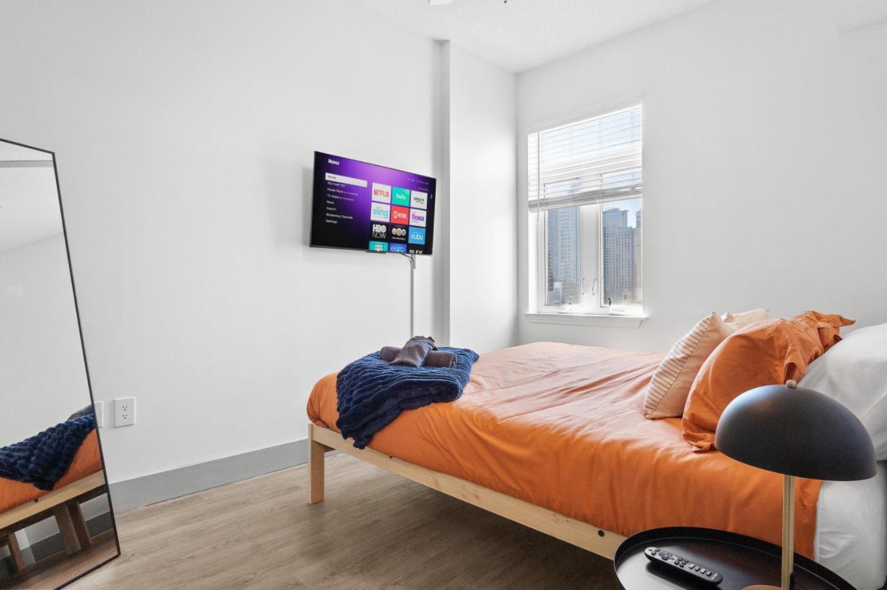 Midnight Marvel - Amazing Views, Free Parking Charlotte