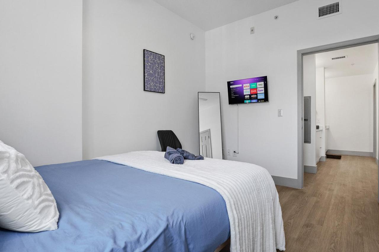 Apartment Midnight Marvel - Amazing Views, Free Parking Charlotte