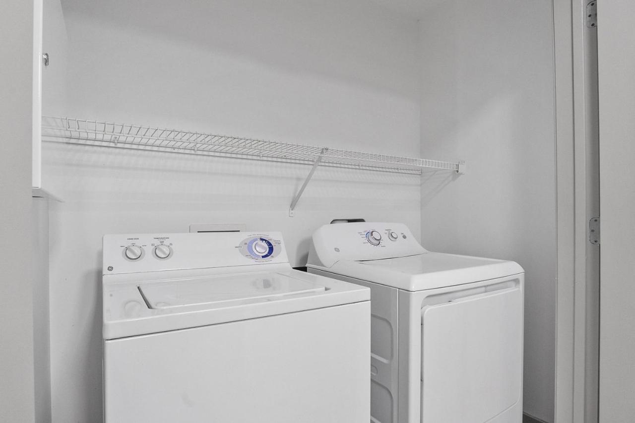 Cozy Urban Getaway - Free Parking, Gym, Stadium * Charlotte