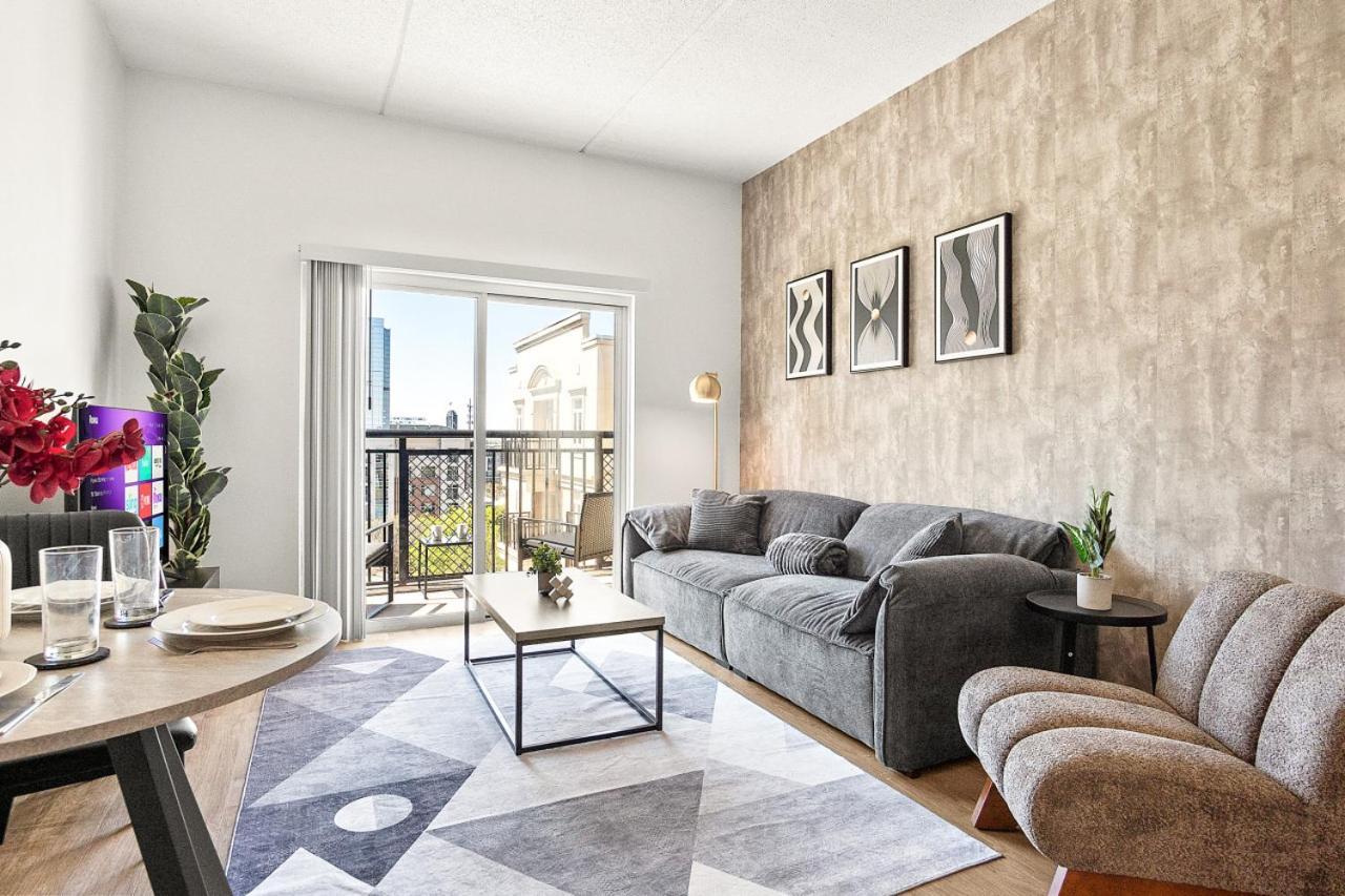 Midnight Marvel - Amazing Views, Free Parking