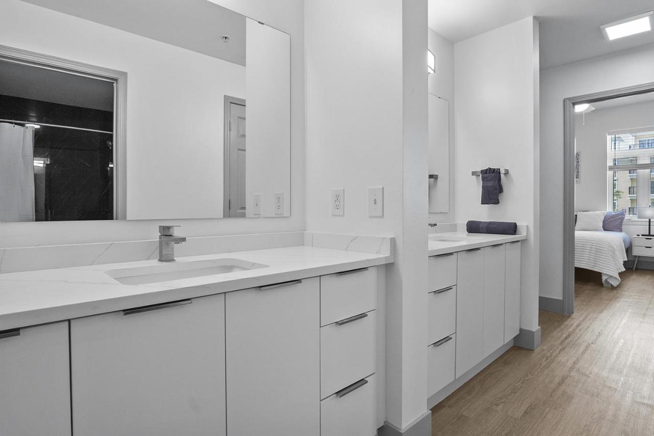 Cozy Urban Getaway - Free Parking, Gym, Stadium * Charlotte