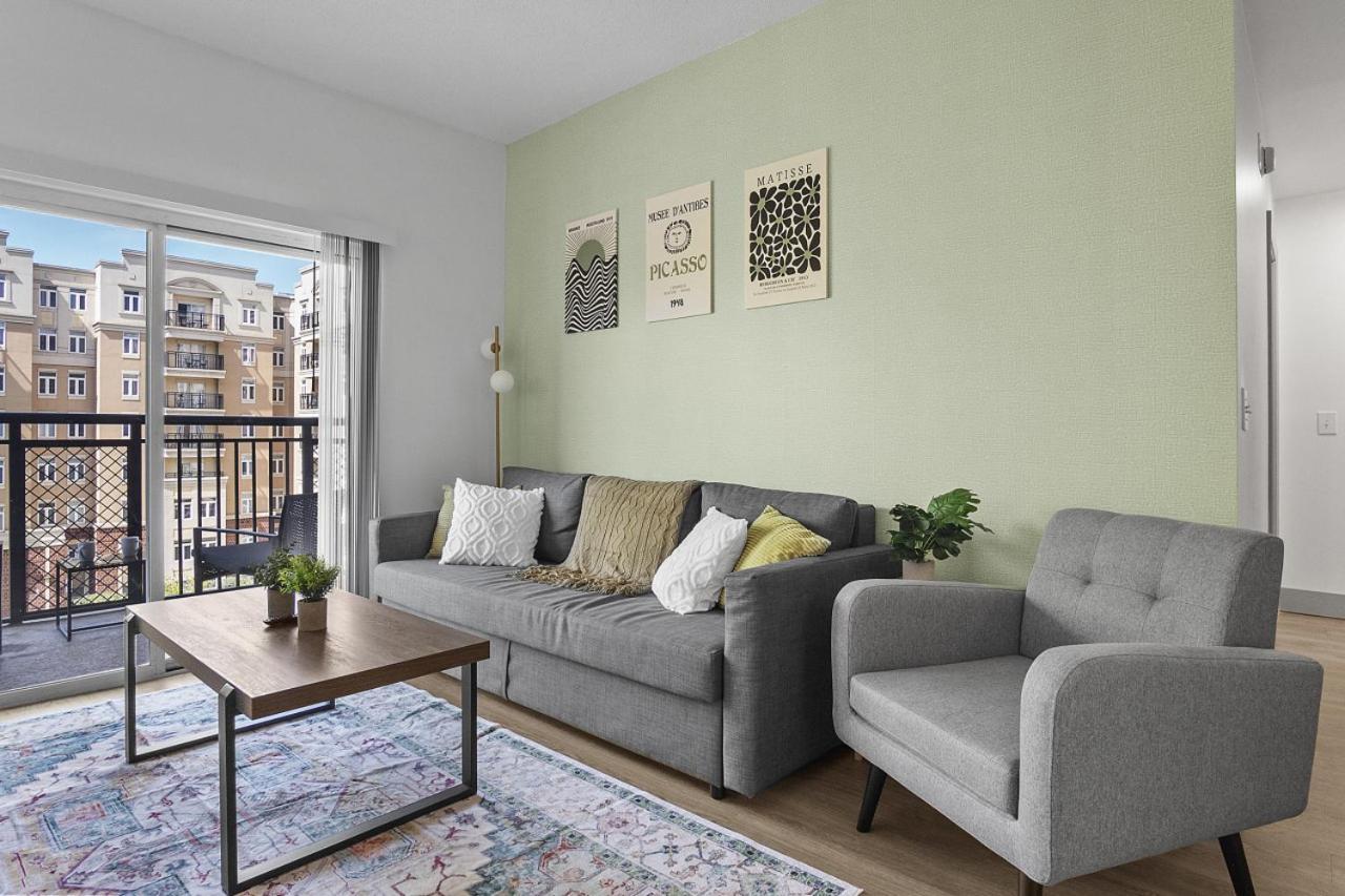 Cozy Urban Getaway - Free Parking, Gym, Stadium * Charlotte