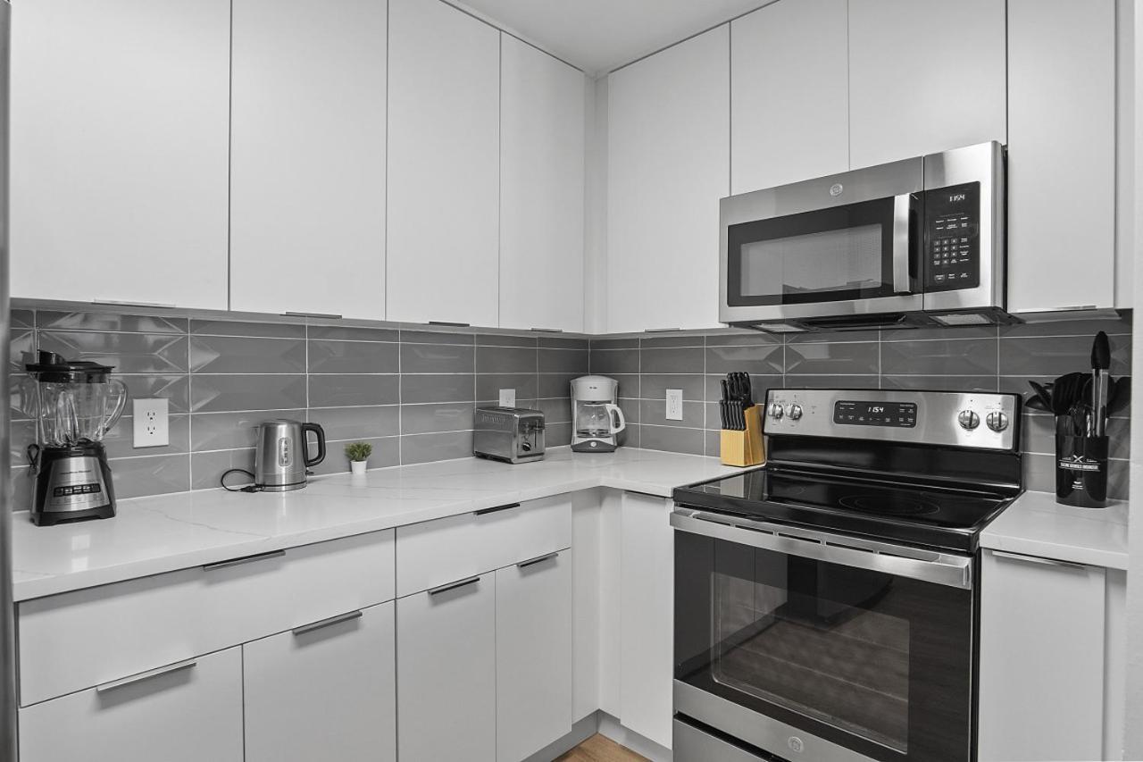 Cozy Urban Getaway - Free Parking, Gym, Stadium Apartment