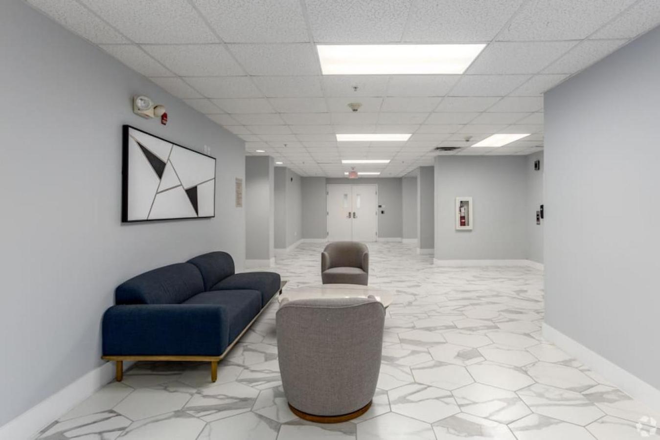 Stylish 4 Bed - 2 Mins To Stadium - Free Parking - Gym - Views Apartment