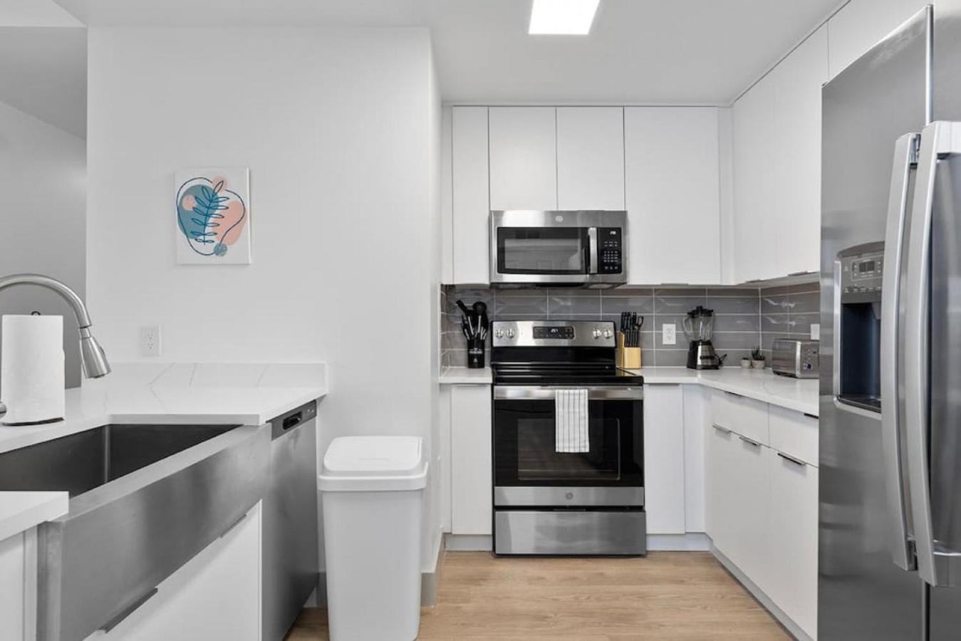 Apartment Stylish 4 Bed - 2 Mins To Stadium - Free Parking - Gym - Views Charlotte