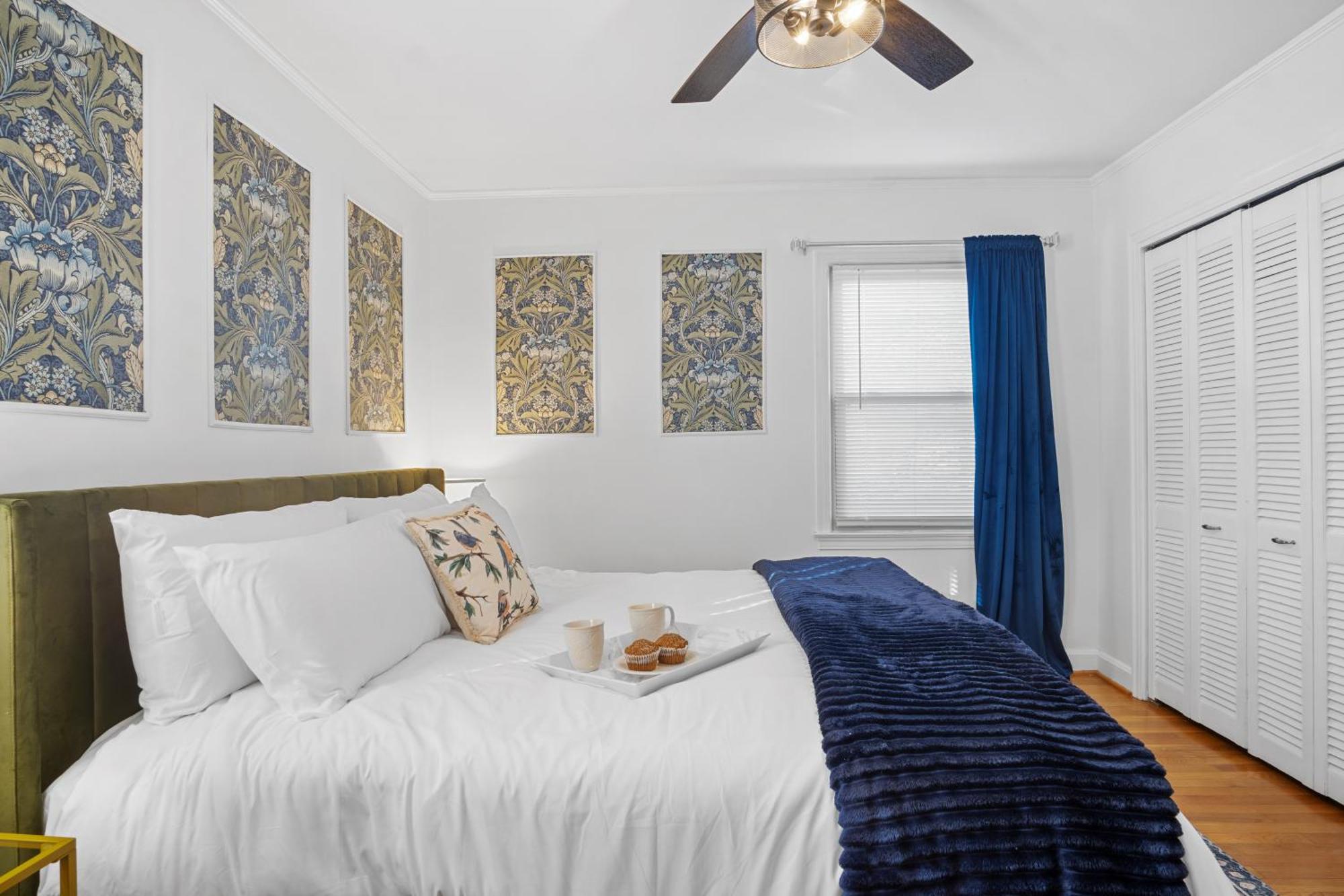 Holiday home Elegant 4bd Retreat - Backyard Bbq & Theater