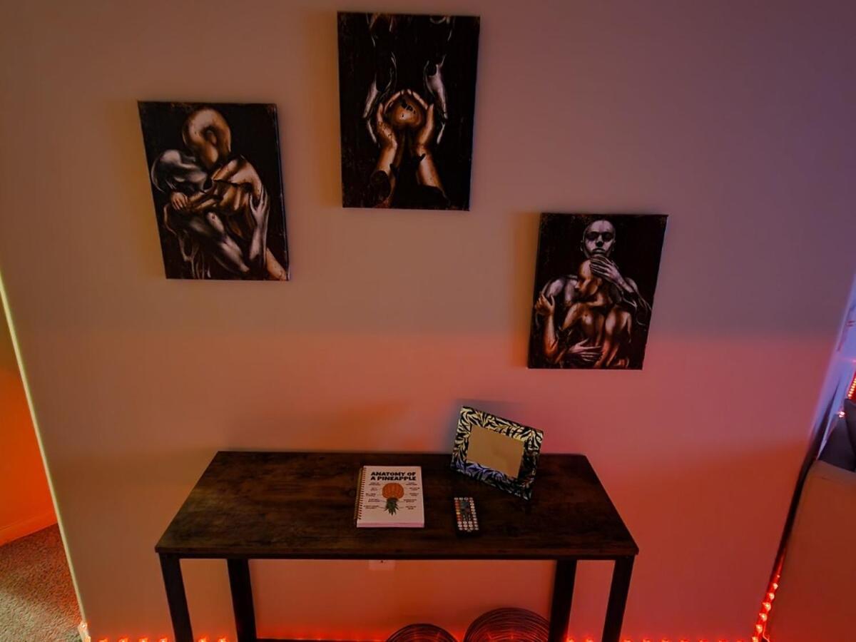 Apartment Frisky Adult Play Place - Fri & Sat Get Sunday Free! 