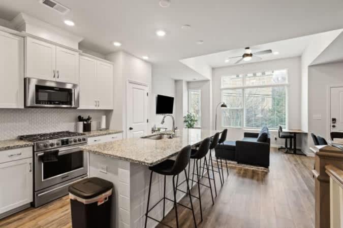 Luxurious King 3br Townhouse In Uptown Charlotte! *