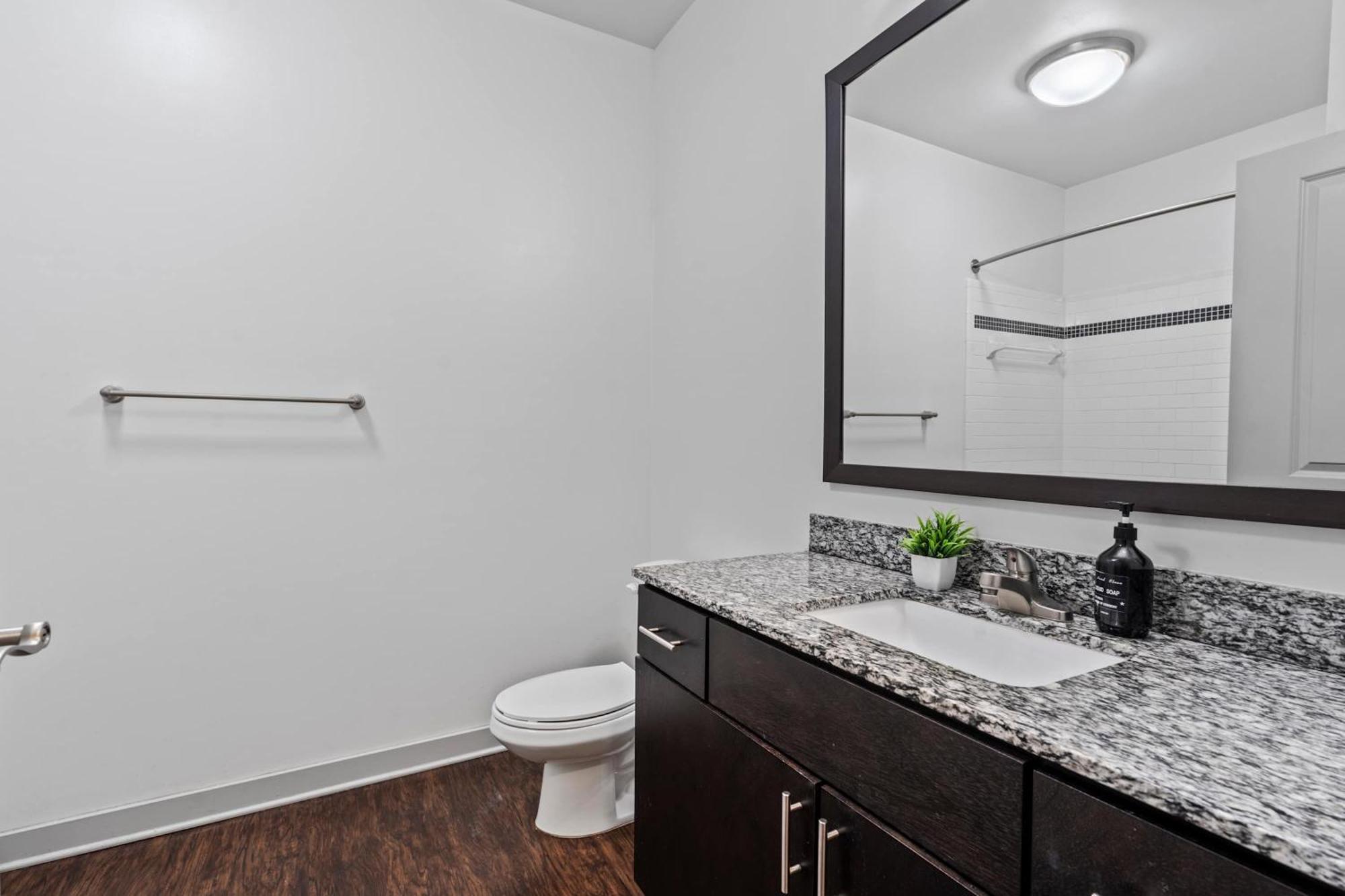 Luxurious 1br King In Midtown Apartment *