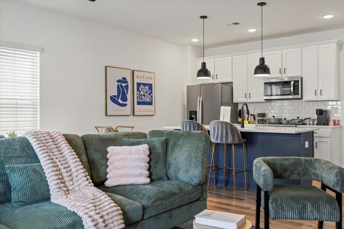 Luxe King 3br Townhouse Mins To Uptown Charlotte! Holiday home *