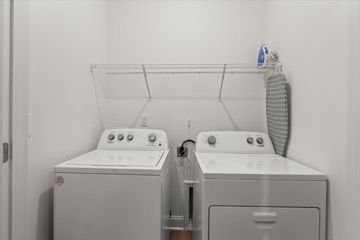 Luxe King 3br Townhouse Mins To Uptown Charlotte! Holiday home *