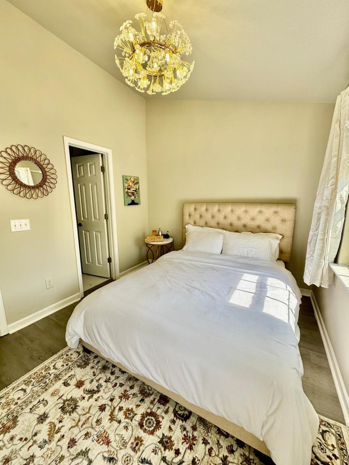 Holiday home Modern Entire 2-bedroom House For 6 Guests At *