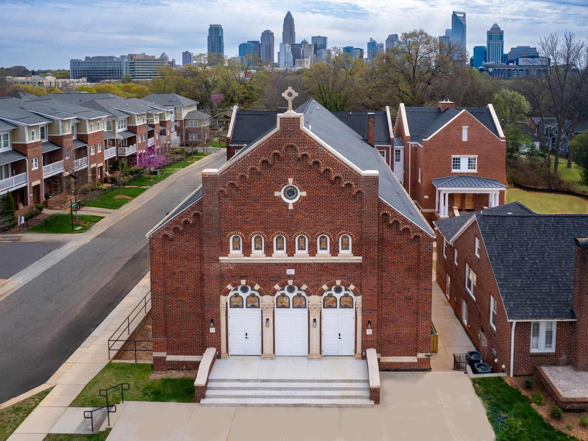 Luxury Rooftop Townhome In Restored Church 5 Mins To Dt