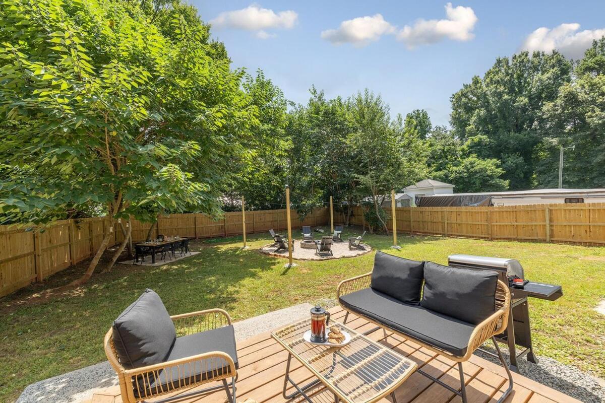 Holiday home Luxe 3 Bedroom Sleeps 6, With Backyard Oasis Charlotte