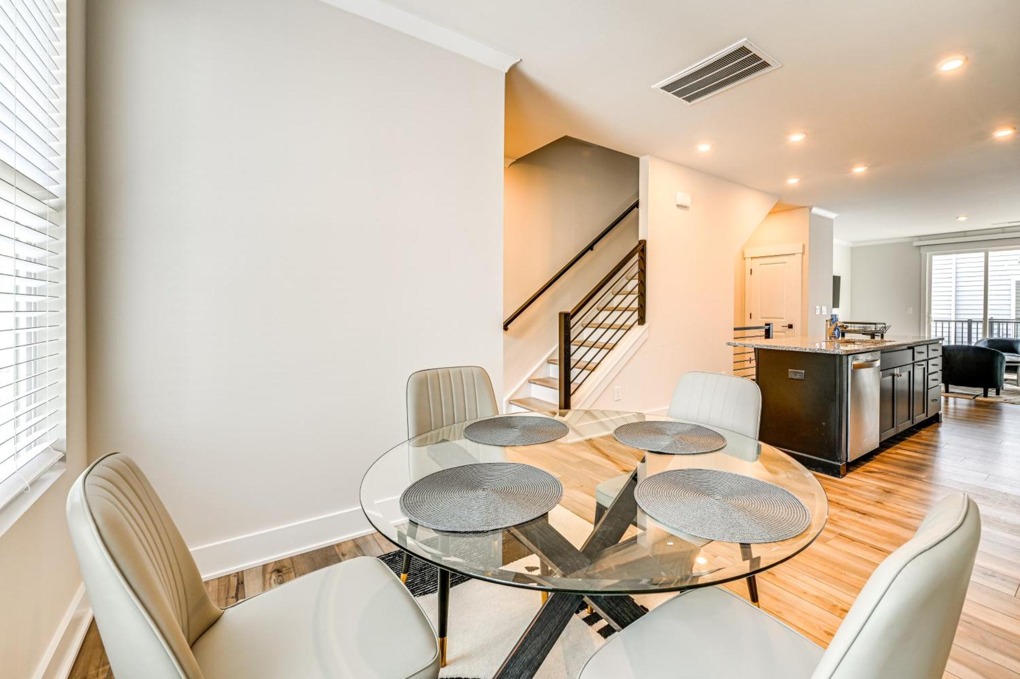 Holiday home 2 Mi To Dtwn Unit With Rooftop Deck! *