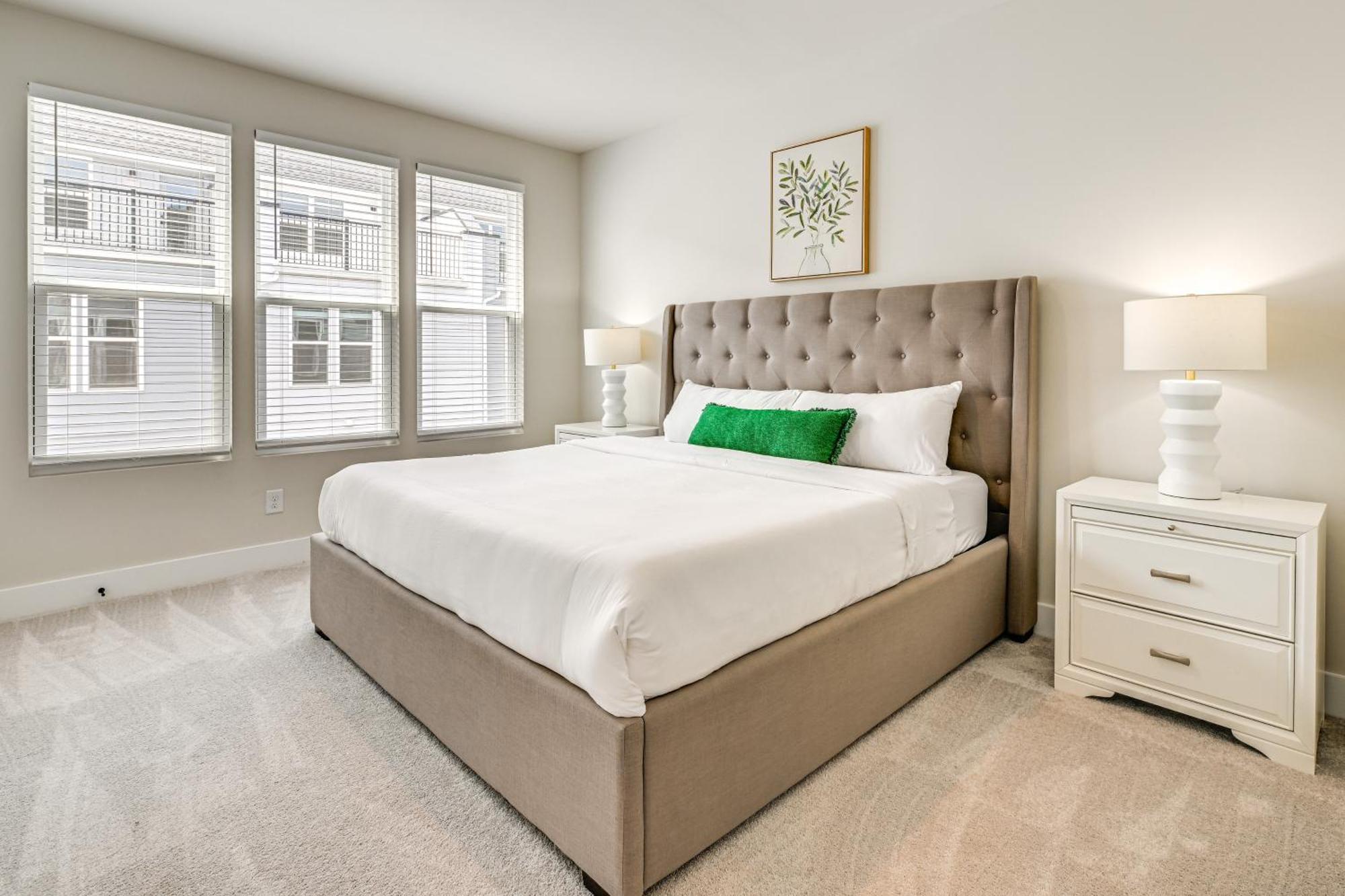 2 Mi To Dtwn Unit With Rooftop Deck! Holiday home Charlotte