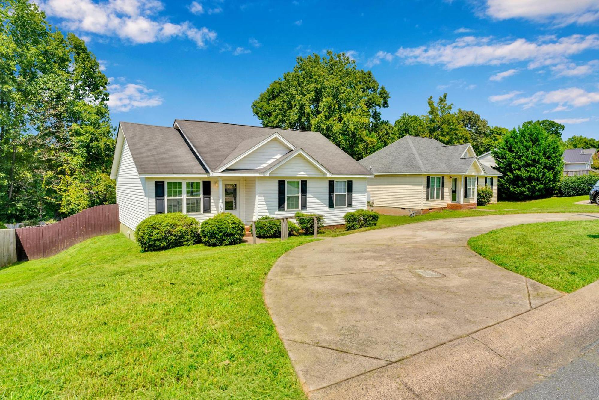 Holiday home Modern & Pet-Friendly 3Br Near Clt Airport, Uptown, Top Hospitals Charlotte