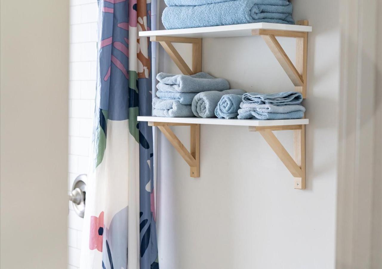 Chic Stylish 2br Near Uptown Your Perfect Base!