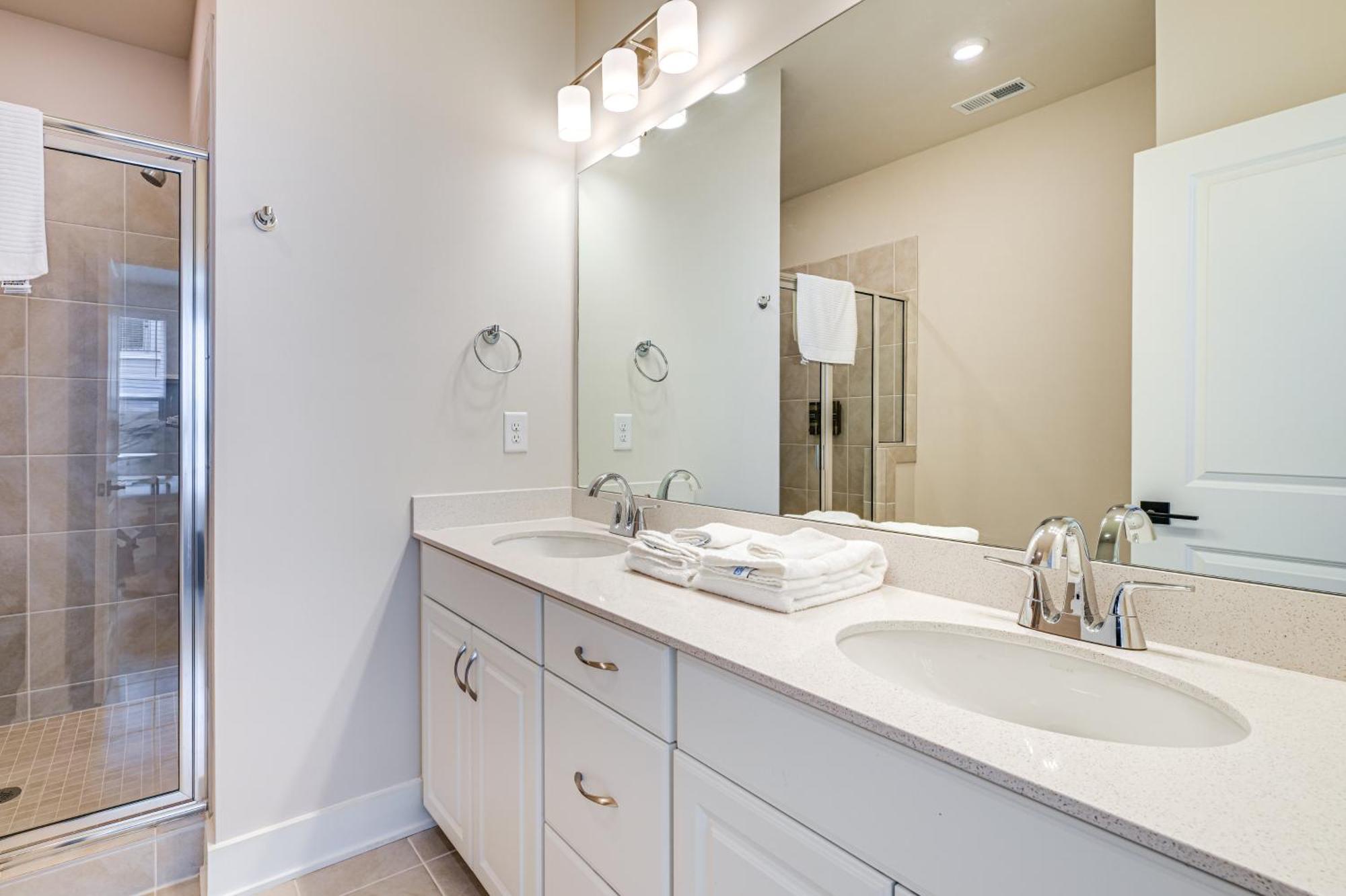 Holiday home 2 Mi To Dtwn Unit With Rooftop Deck! Charlotte