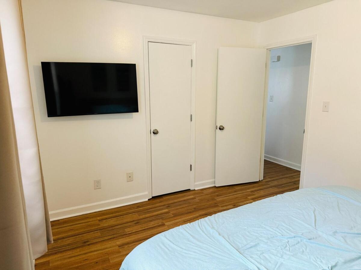 Dukehaven Near Northlake, Uptown, Route To Airport