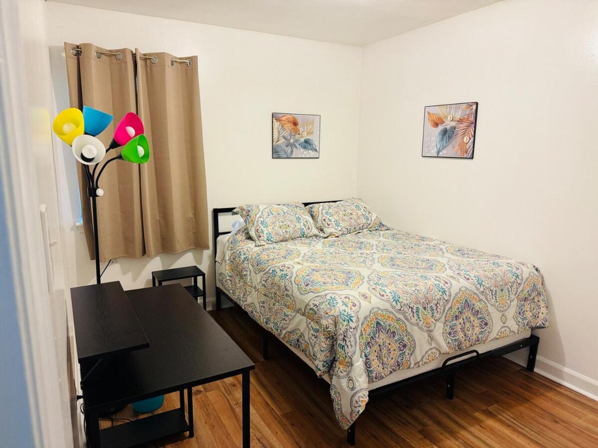 Holiday home Dukehaven Near Northlake, Uptown, Route To Airport *