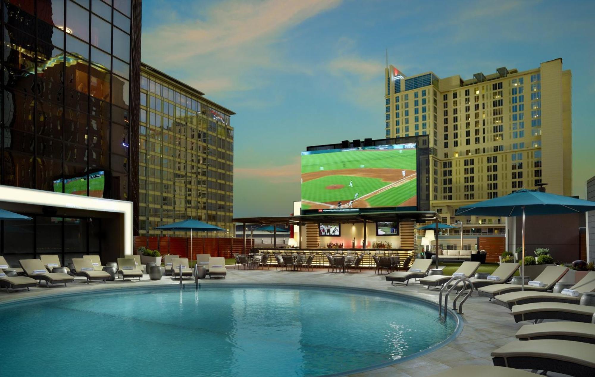 Omni Hotel 4*