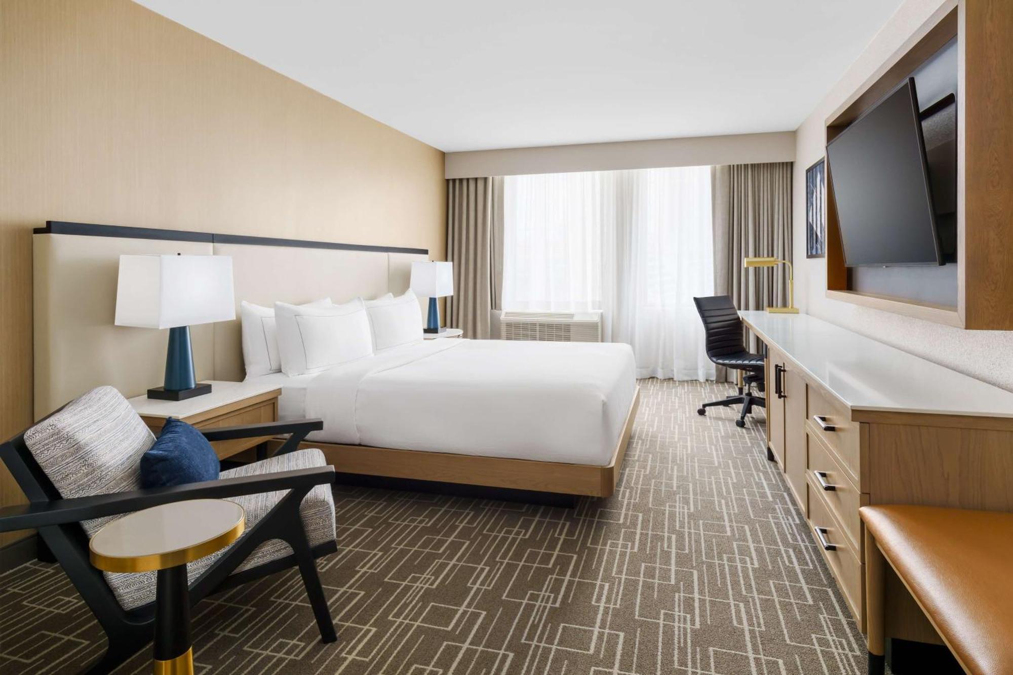 Doubletree By Hilton Center Hotel Charlotte