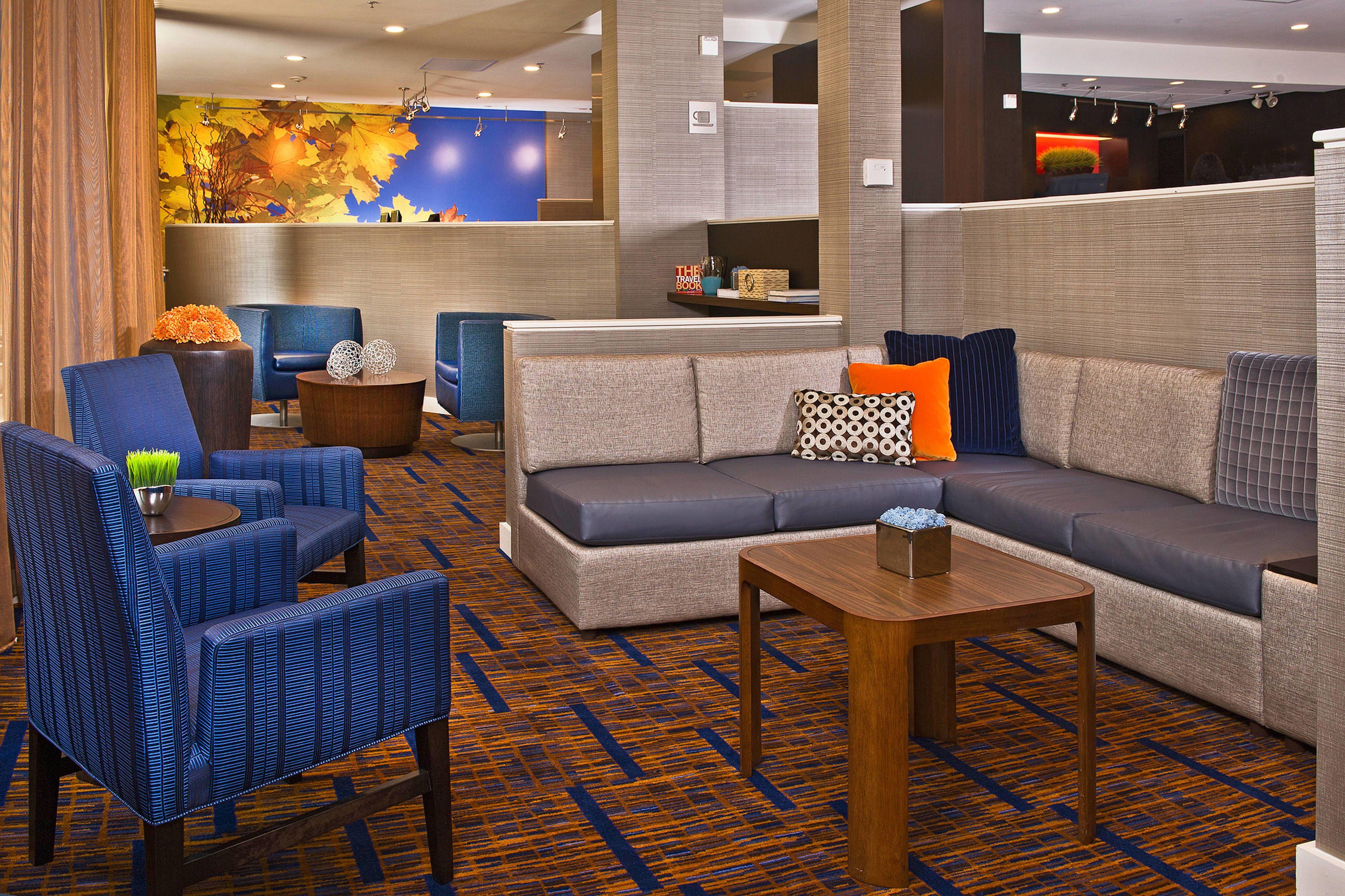 Courtyard Southpark 3*