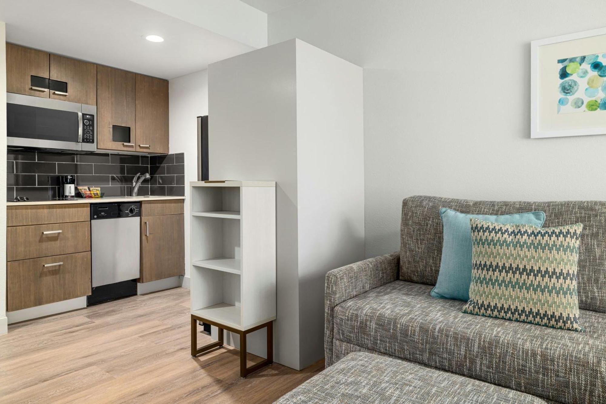 Towneplace By Marriott Loso Airport Hotel