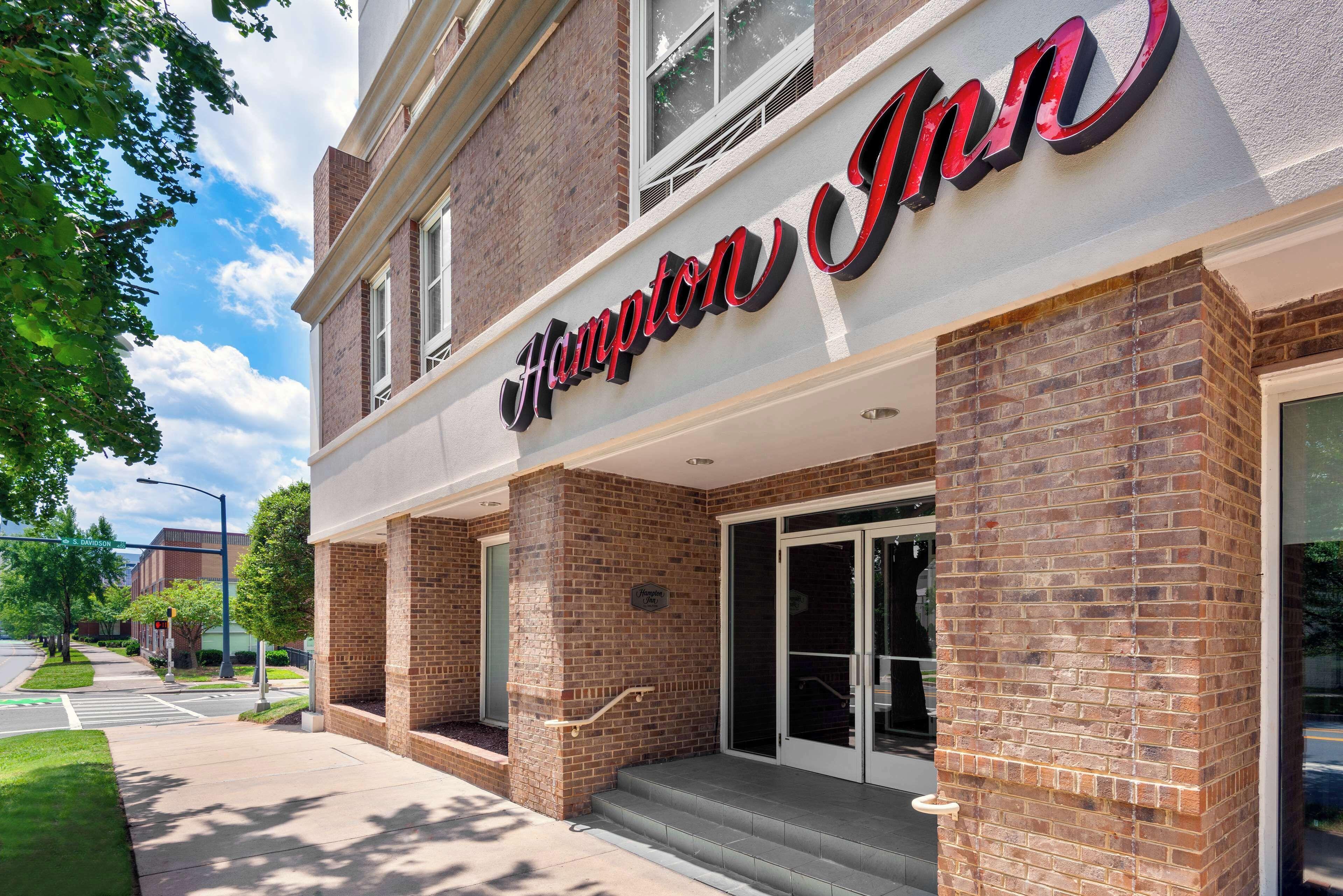Hampton Uptown 3*