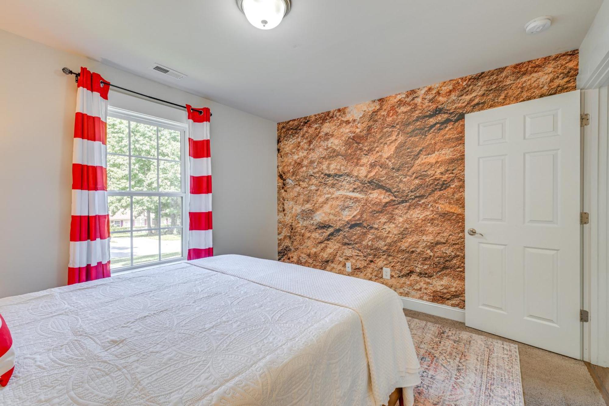 3bd House W/quiet Living, Access: 6mi To Dtwn Holiday home