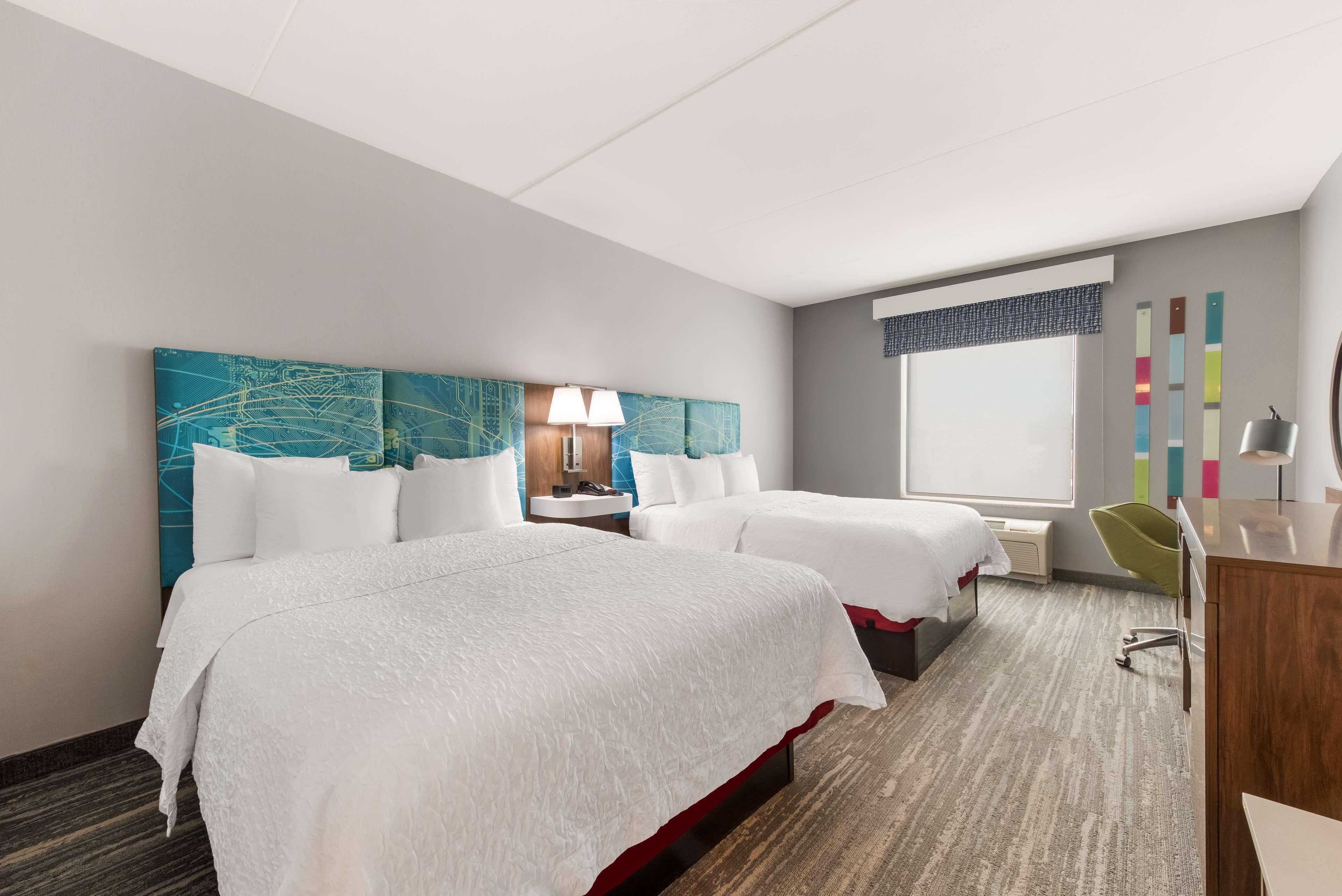 Hampton & Charlotte-airport Hotel