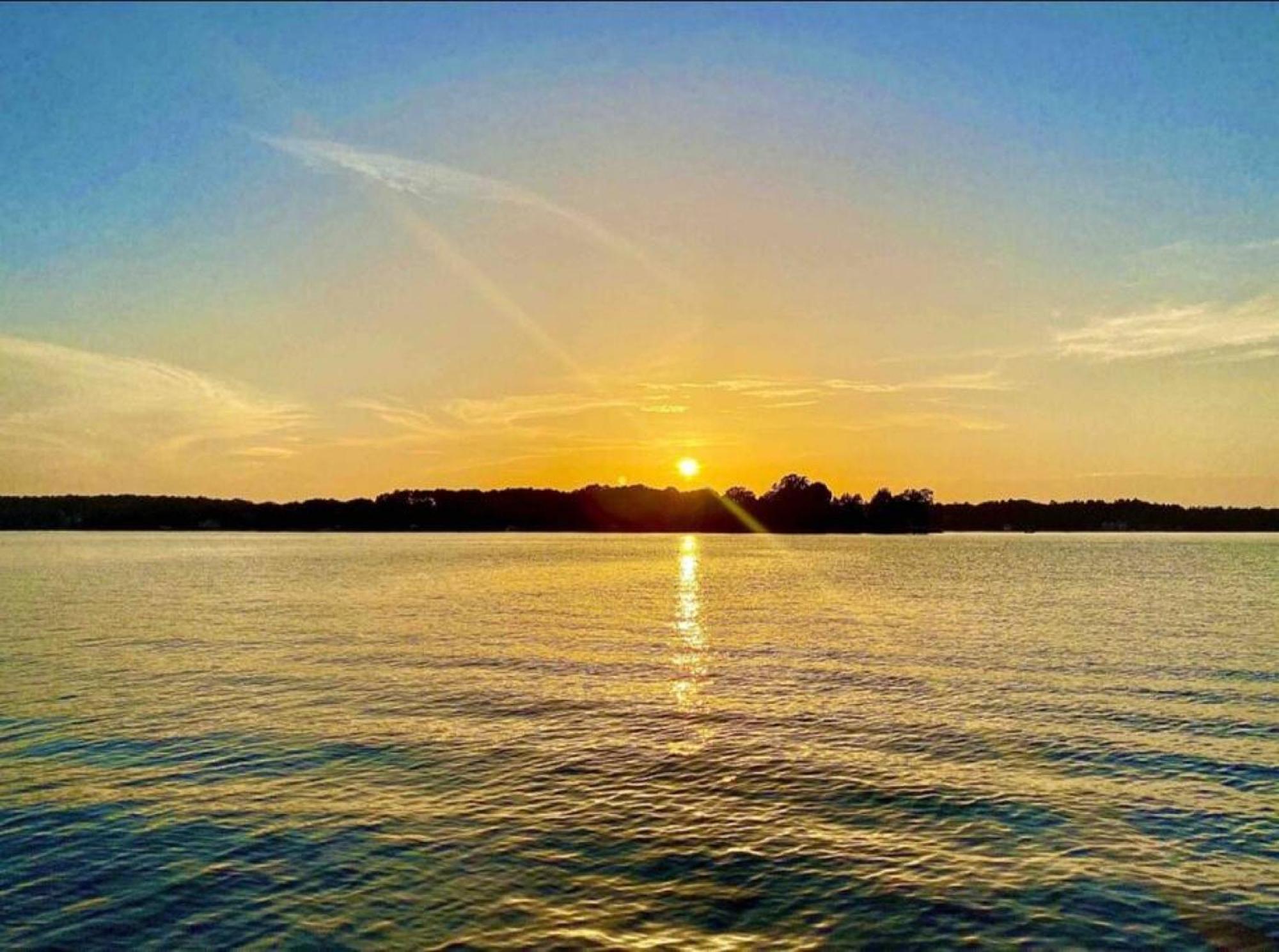 Chateau Merlot Lakefront Retreat Usnwc Boat Holiday home