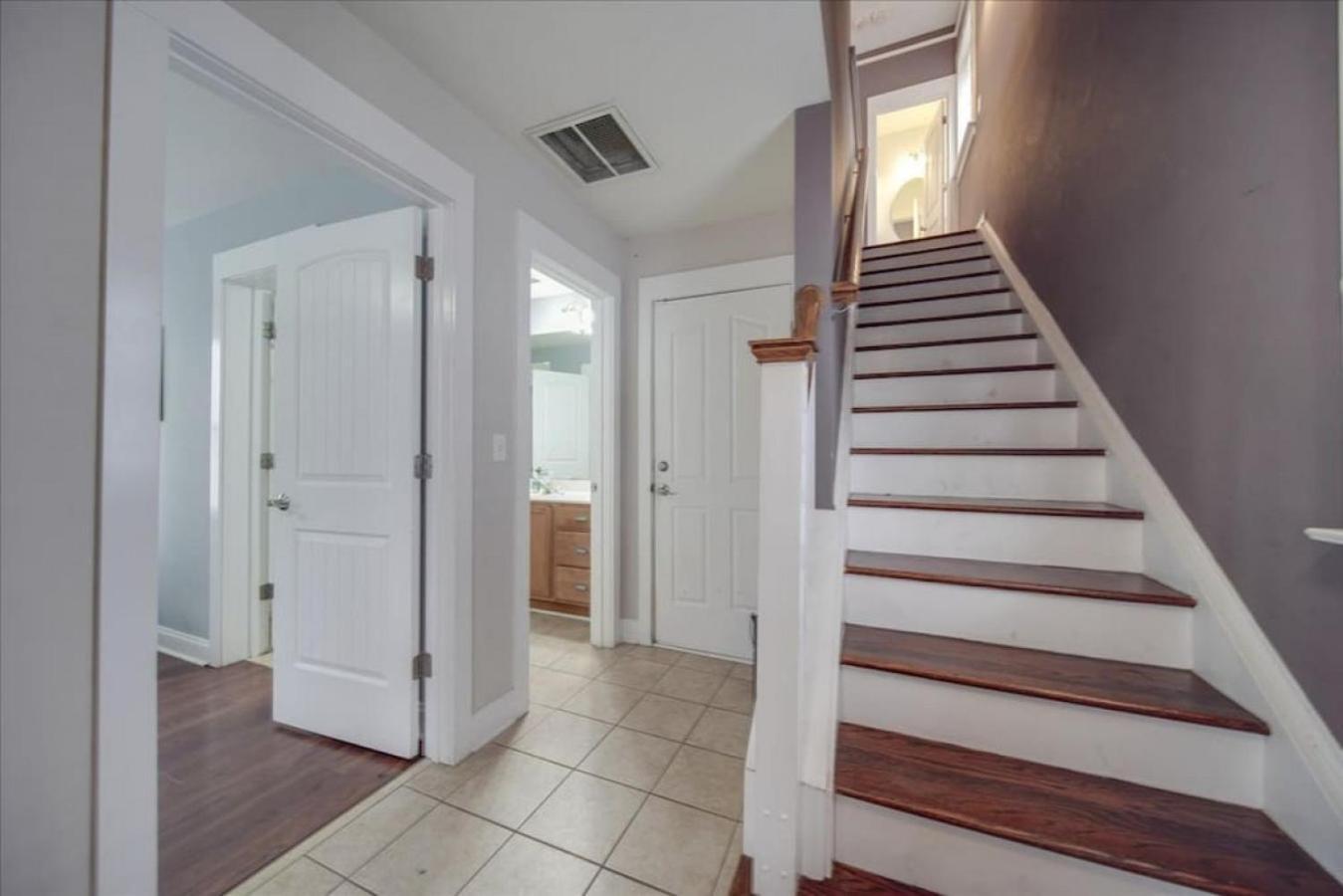 3br Gem Walk To Bofa Stadium And South End Holiday home